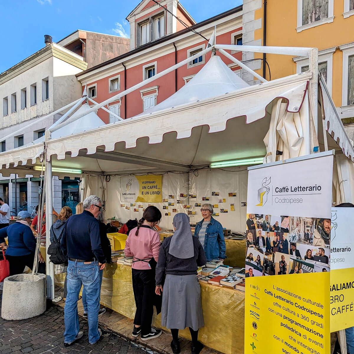 Stand-Fiera-di-San-Simone-Caffe-Letterario-Codroipese